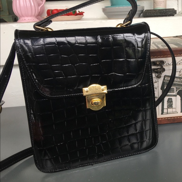 clarks black purse